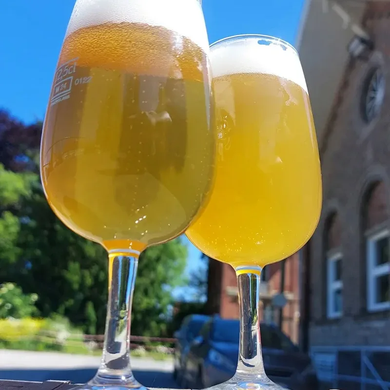 photographie bière duo à pied